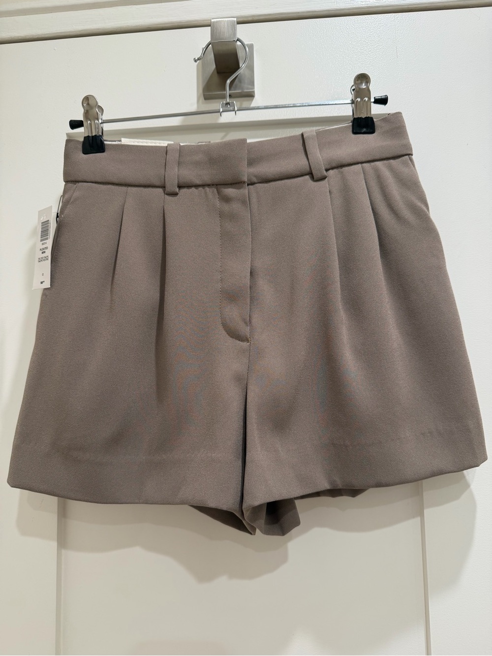 ARITZIA Babaton Taupe Pleated High-Rise Shorts